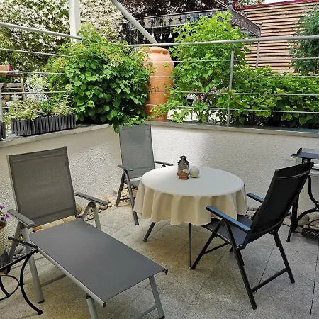Meisje Hausje - A46083 Apartment *